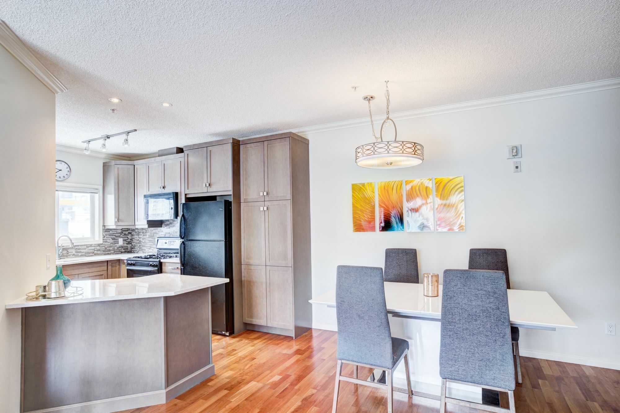 Suite Digs - Genesis Calgary Exterior photo