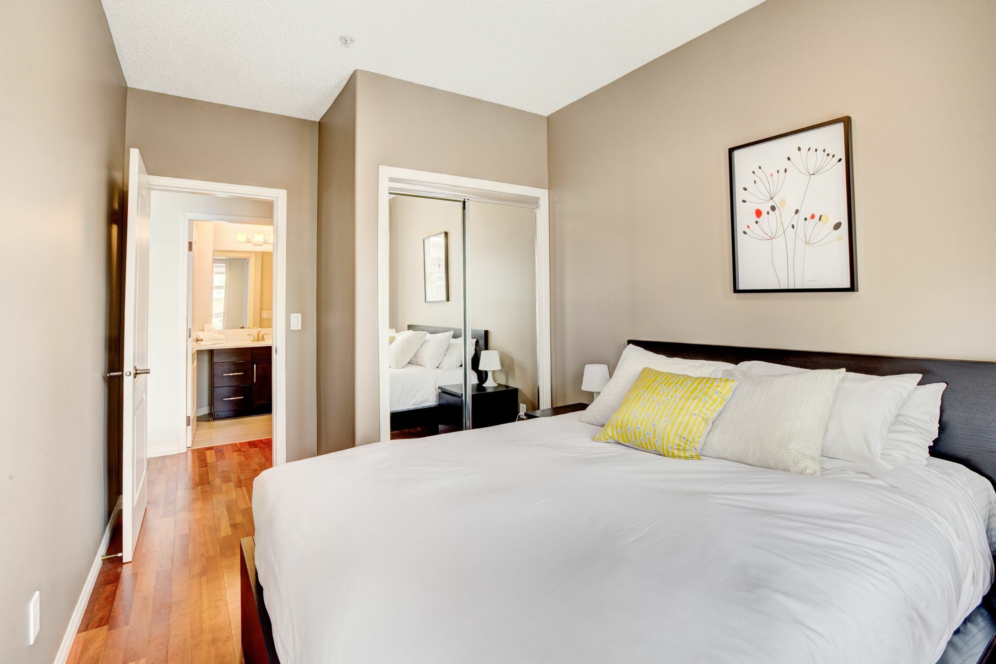 Suite Digs - Genesis Calgary Exterior photo