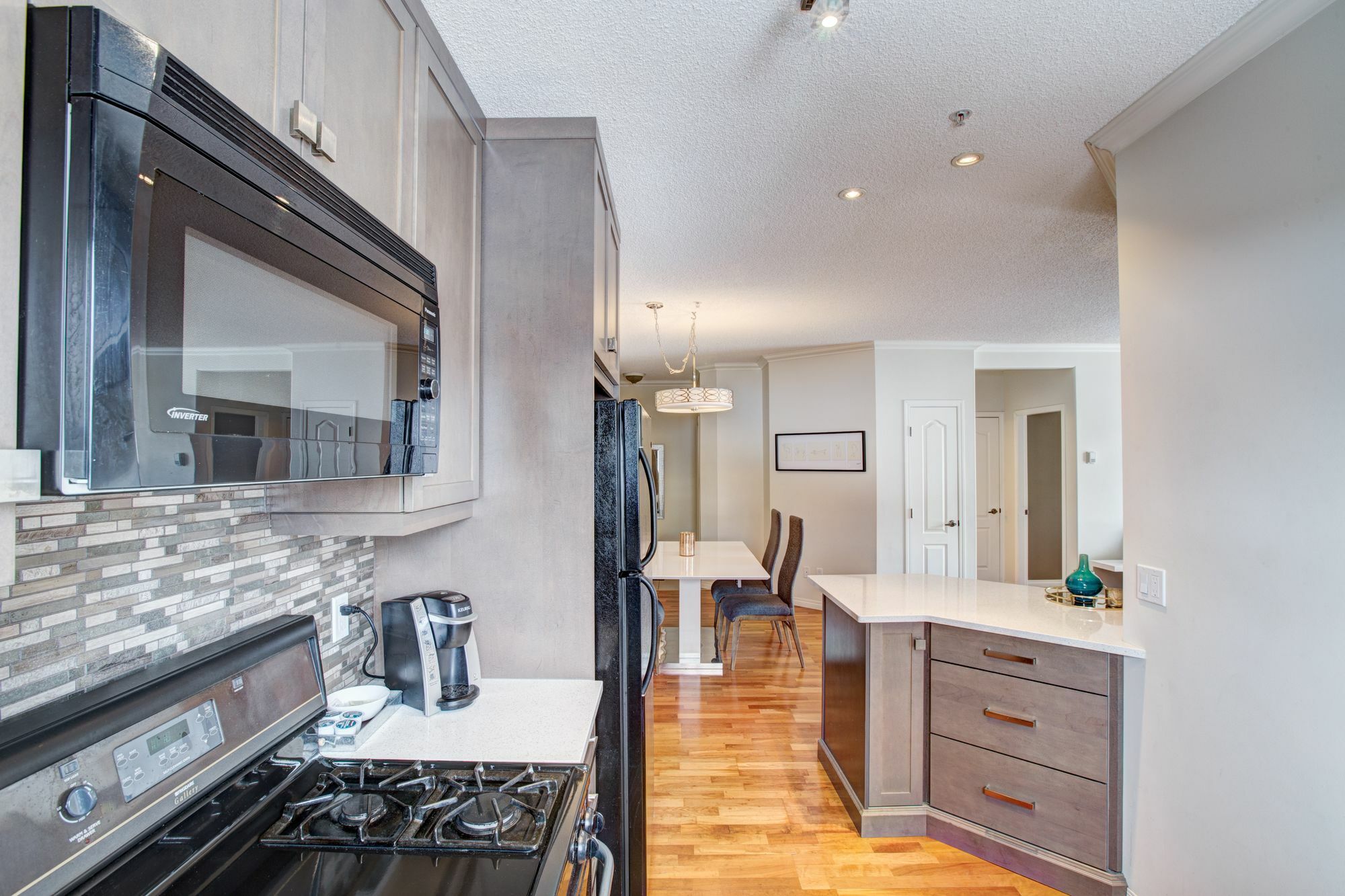 Suite Digs - Genesis Calgary Exterior photo